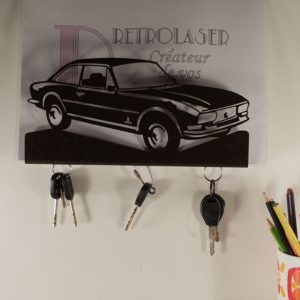 PEUGEOT 504 coupé décliné en porte document/accroche clés